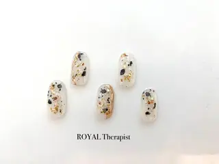 ネイル 【山岡】 ロイヤル•セラピストのネイルデザイン
