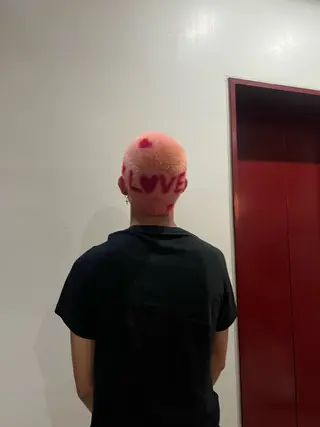 メンズ AOI 　ヘアカラ ー / ブリーチのヘアスタイル