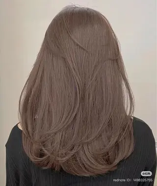 ロング 韓国風レイヤーカラー ライムのヘアスタイル