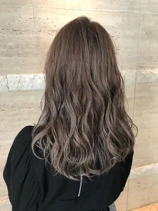ロング カラー AYAKA 下北沢suuのヘアスタイル