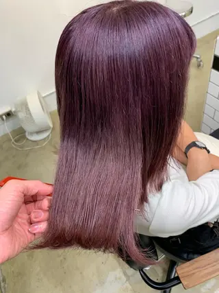 ミディアム カラー トップ スタイリストのヘアスタイル