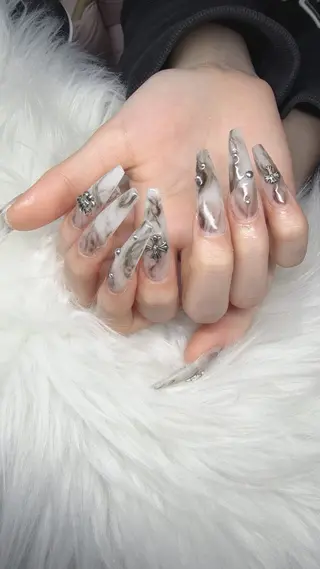 ネイル Lee Nailsのネイルデザイン