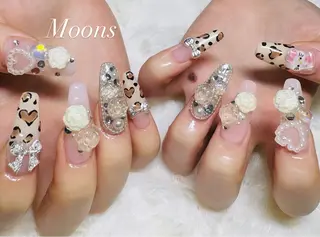 ネイル Moons nail 💅✨のネイルデザイン
