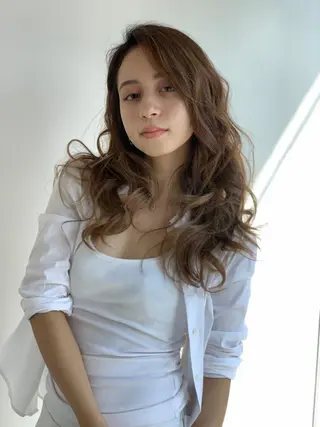 ロング 高橋 亜紀のヘアスタイル