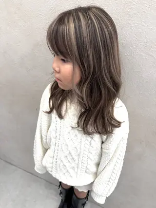 セミロング カラー キッズ AKI 🐉のヘアスタイル