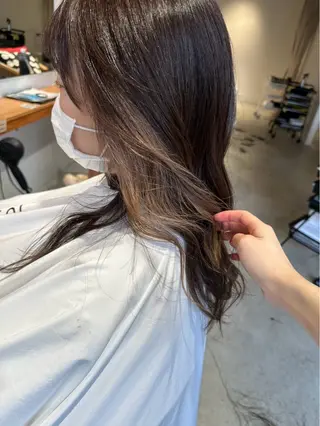 セミロング 井手上 陽菜のヘアスタイル
