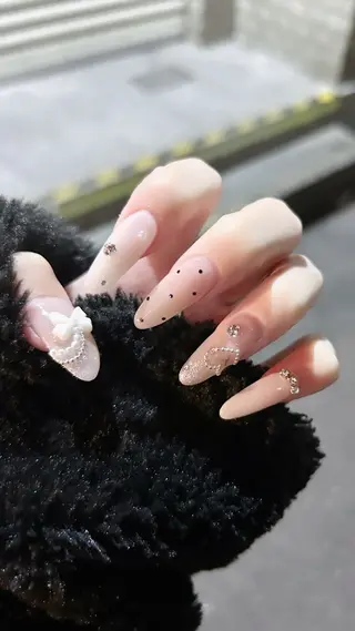 ネイル VENUS BELTのネイルデザイン