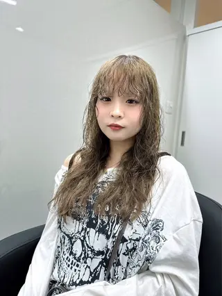 セミロング カラー ウルフ&レイヤー特化 まとまる美髪矯正のヘアスタイル