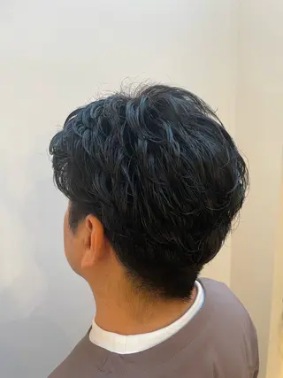カラー メンズ 七ッ星+国立 momokaのヘアスタイル