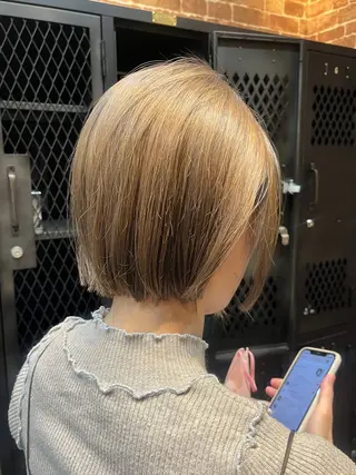 ミディアム カラー 久木原 ゆりのヘアスタイル