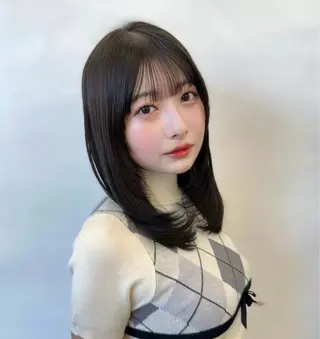 ミディアム カラー 盛れる顔周り /透明感/かりん🎀のヘアスタイル