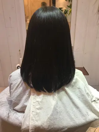 ミディアム 長尾 桃佳のヘアスタイル