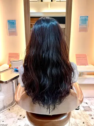 ロング パーマ タツキ／レイヤー／ パーマ／艶カラーのヘアスタイル