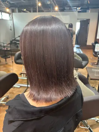 カラー 透明感ブラウン｜ レイヤー｜小寺 葵のヘアスタイル