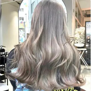 セミロング カラー ヘアアレンジ 🌹TikTok４万 ﾌｫﾛﾜｰ🌹AKIのヘアスタイル