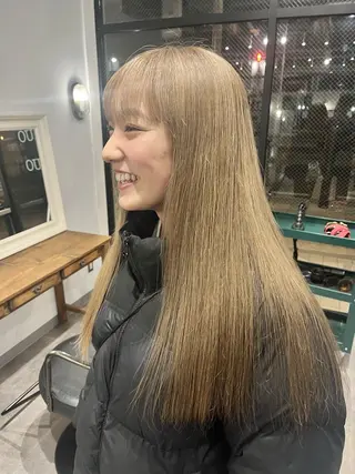 ロング カラー 泉澤 風花のヘアスタイル
