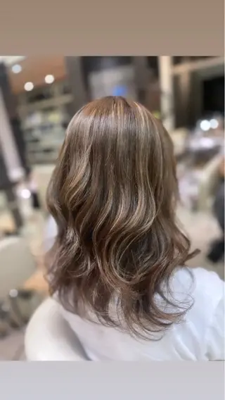 セミロング カラー AIR銀座 moekaのヘアスタイル