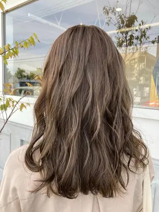 カラー mu ku.のヘアスタイル