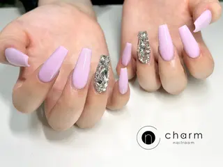 ネイル ネイルルーム チャームのネイルデザイン