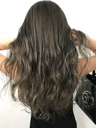 ミディアム カラー 西村あきや トレンド韓国ヘアのヘアスタイル