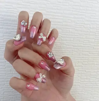 ネイル *RAIMU* HOLOGRAMのネイルデザイン