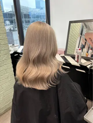 カラー offwhite Nano🪩🧡のヘアスタイル
