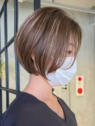 カラー 塔尾 真那のヘアスタイル