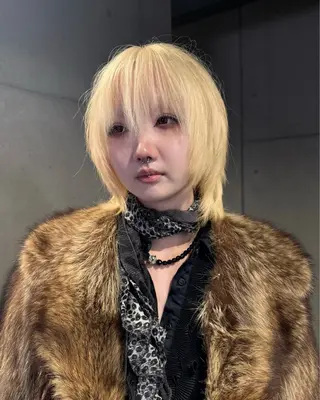 ショート カラー だいち/ブリーチ/ レイヤーカットのヘアスタイル