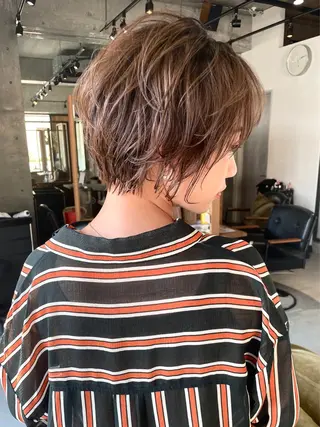 ショート カラー FERIA池田 田岡啓佑のヘアスタイル