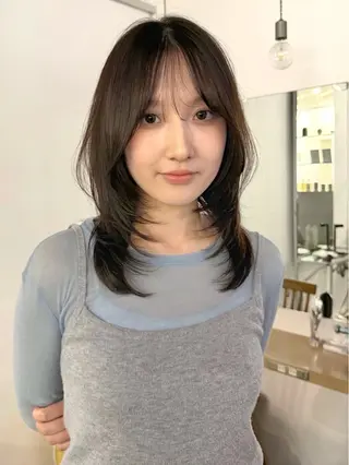 ミディアム カラー FILMS所属・-みつま はるな-のヘアスタイル