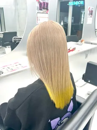 カラー 🦋ハイトーン×ア レンジ💫Leenaのヘアスタイル