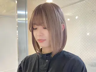カラー 塔尾 真那のヘアスタイル