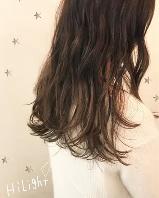 ミディアム カラー 市川 千夏のヘアスタイル