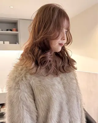 ミディアム カラー RAIMA ケアハイトーンのヘアスタイル