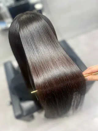 ロング 艶髪/縮毛矯正 🫧辻野海羽のヘアスタイル