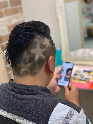 ショート メンズ 店長ハイトーンカラー 柞山史奈のヘアスタイル
