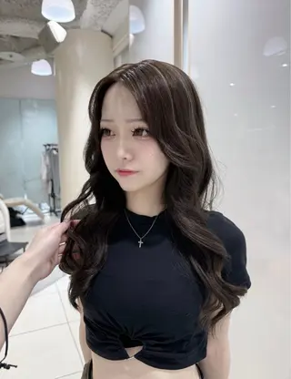 ロング カラー costes 今井芽依のヘアスタイル