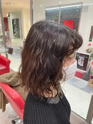 ミディアム パーマ Merlyosaka 早川未来のヘアスタイル