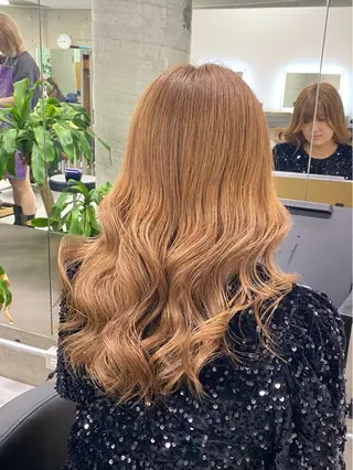 ロング カラー Runa/大人 かわいいハイトーンのヘアスタイル