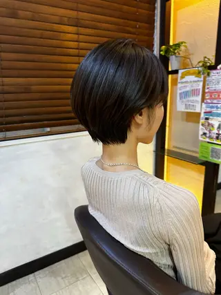 ショート 美髪矯正/酸性ストレ ート/艶カラー/堅田のヘアスタイル