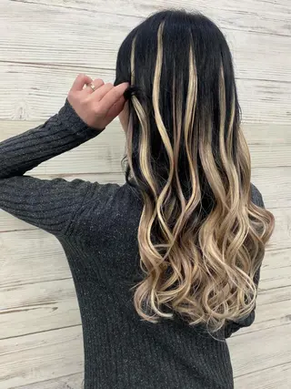 ロング カラー ヘアアレンジ アイブロウ LAVENDIA 初音のヘアスタイル