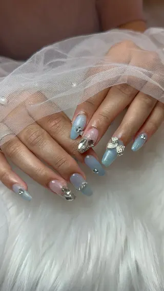 ネイル Laula🤍 ayakaのネイルデザイン