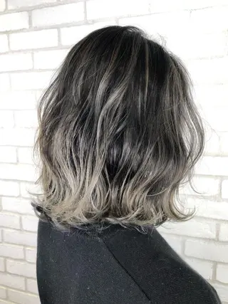 ショート カラー 小島 侑衣のヘアスタイル