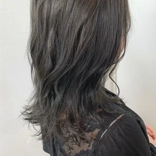 セミロング カラー 【Uneユヌ】菊地 春那のヘアスタイル