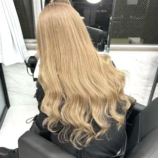 ロング カラー シールエクステ特化 ハイトーン、NANAのヘアスタイル