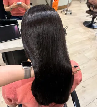 ロング すみれ✨レイヤー 🫧透明感カラーのヘアスタイル