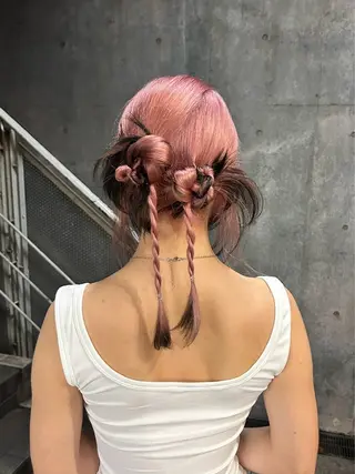 セミロング Hiyo 外国人風くせ毛パーマのヘアスタイル