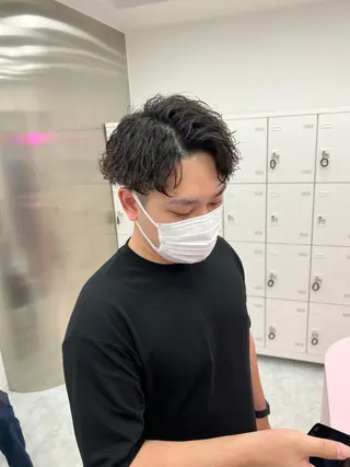 ショート カラー パーマ メンズ メンズパーマ特化 TAIGAのヘアスタイル