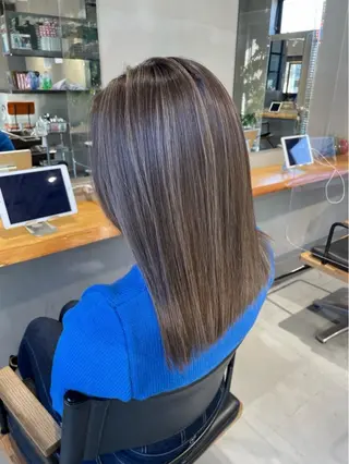 ロング mei🪽 カラーモデルのヘアスタイル