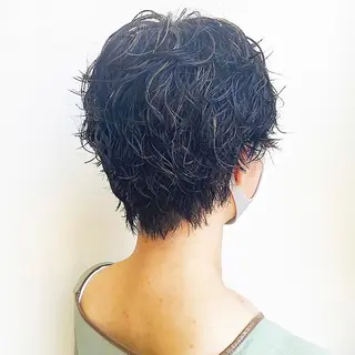 ショート カラー 滝本 里実のヘアスタイル